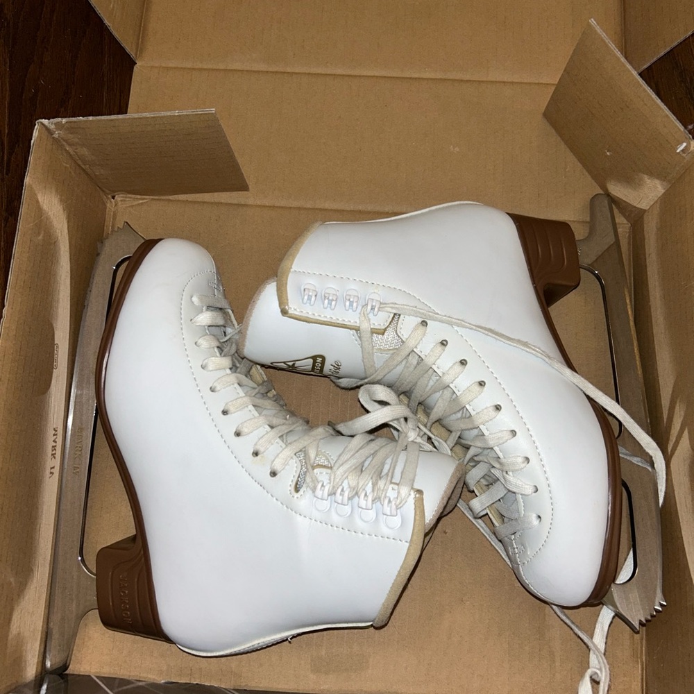 Women's White Jackson Ice Skates